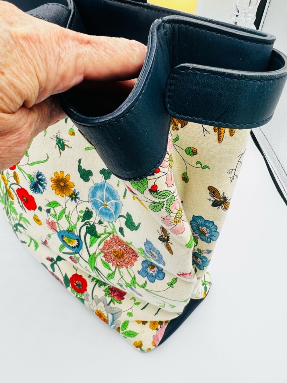Gucci Cream Floral Tote with Navy Trim - Picture 8 of 16